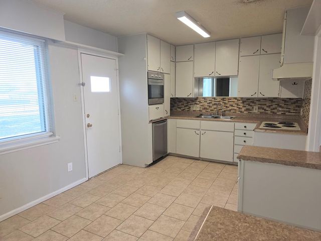 4610 Storey Ave, Midland, TX 79703