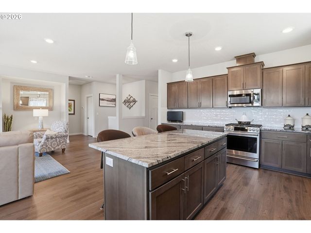 183 Ne 19TH Ave, Canby, OR 97013