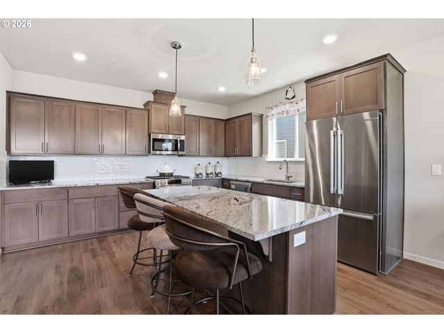 183 Ne 19TH Ave, Canby, OR 97013