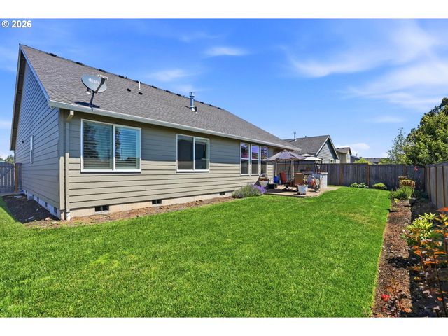 183 Ne 19TH Ave, Canby, OR 97013