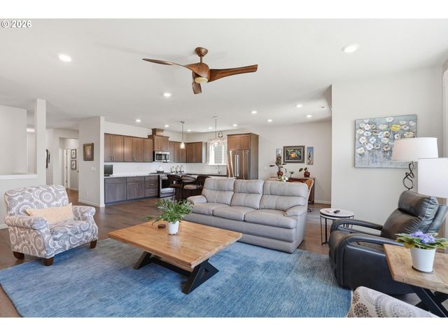 183 Ne 19TH Ave, Canby, OR 97013