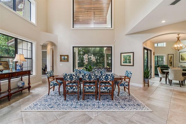 2906 W HAWTHORNE ROAD, Tampa, FL 33611