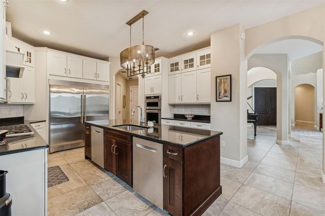 2906 W HAWTHORNE ROAD, Tampa, FL 33611