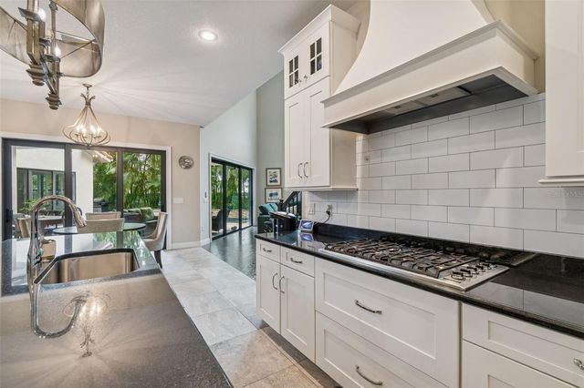 2906 W HAWTHORNE ROAD, Tampa, FL 33611