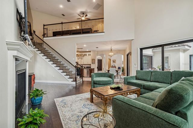 2906 W HAWTHORNE ROAD, Tampa, FL 33611