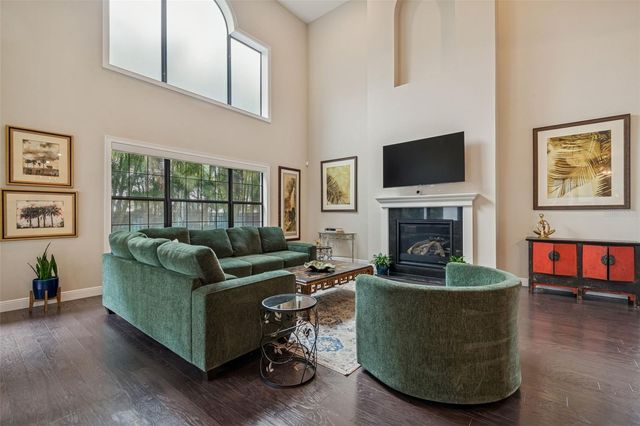 2906 W HAWTHORNE ROAD, Tampa, FL 33611