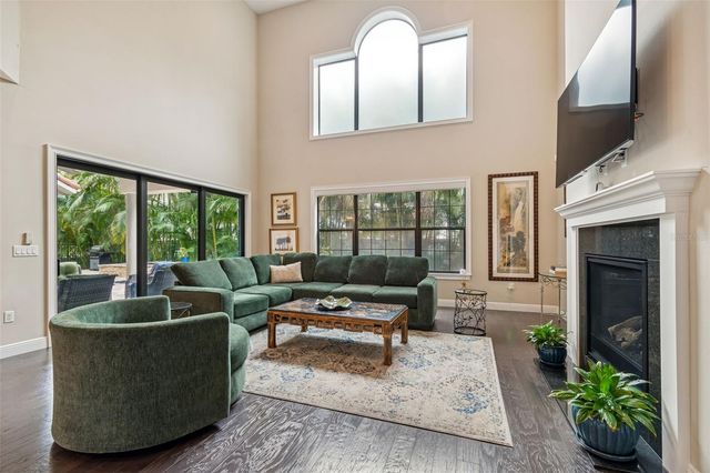 2906 W HAWTHORNE ROAD, Tampa, FL 33611