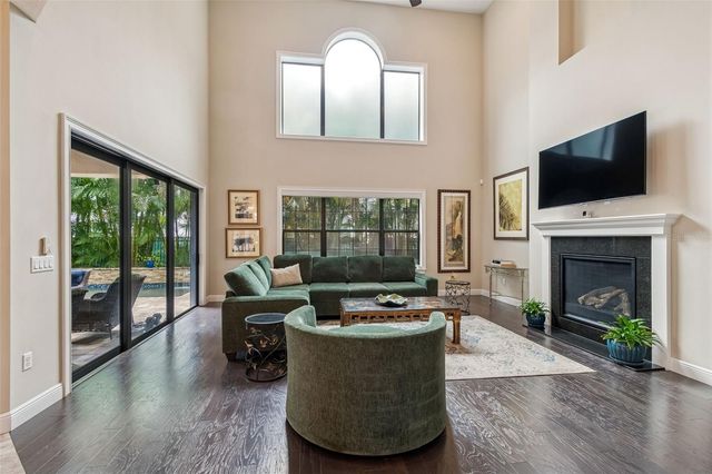 2906 W HAWTHORNE ROAD, Tampa, FL 33611