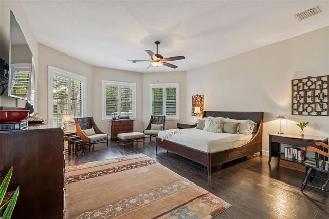 2906 W HAWTHORNE ROAD, Tampa, FL 33611