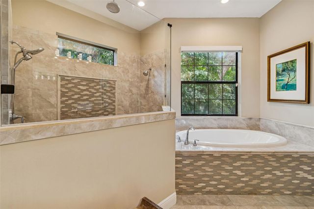 2906 W HAWTHORNE ROAD, Tampa, FL 33611