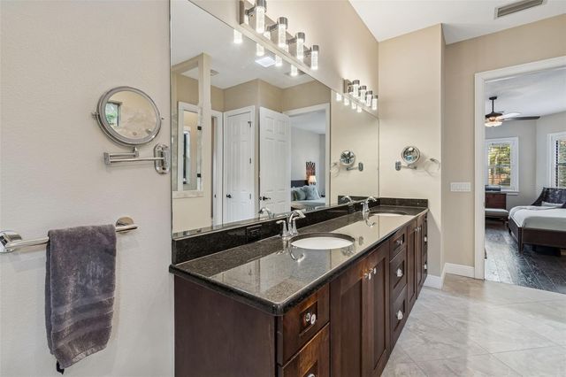 2906 W HAWTHORNE ROAD, Tampa, FL 33611