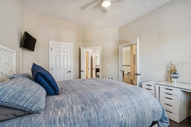 2906 W HAWTHORNE ROAD, Tampa, FL 33611