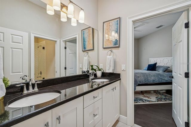 2906 W HAWTHORNE ROAD, Tampa, FL 33611