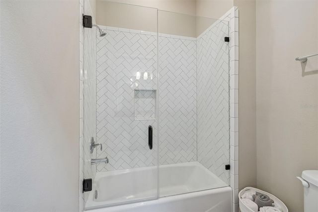 2906 W HAWTHORNE ROAD, Tampa, FL 33611