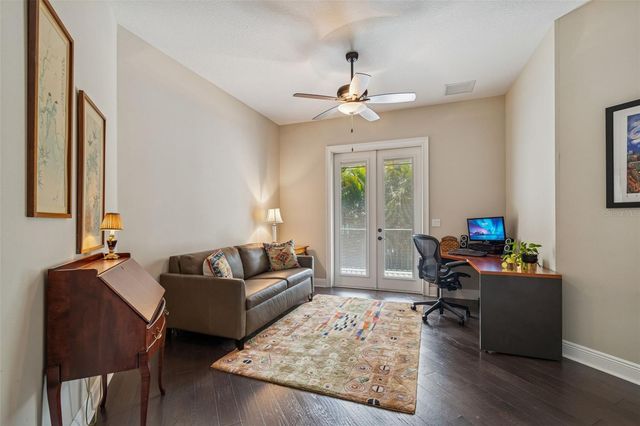 2906 W HAWTHORNE ROAD, Tampa, FL 33611