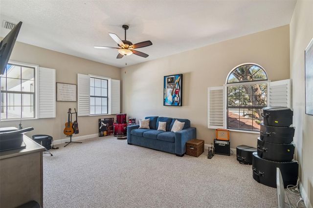 2906 W HAWTHORNE ROAD, Tampa, FL 33611