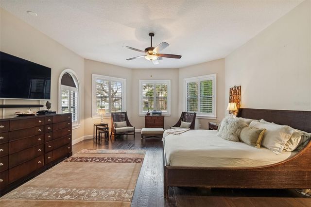 2906 W HAWTHORNE ROAD, Tampa, FL 33611