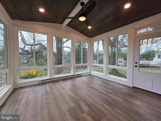 11 W SHORE DR, Camp Hill, PA 17011