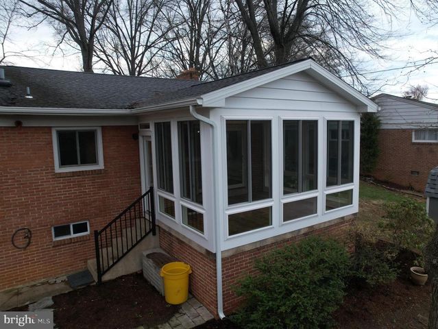 11 W SHORE DR, Camp Hill, PA 17011