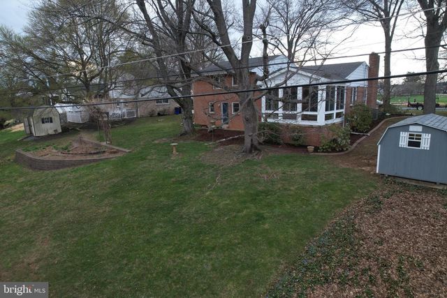 11 W SHORE DR, Camp Hill, PA 17011