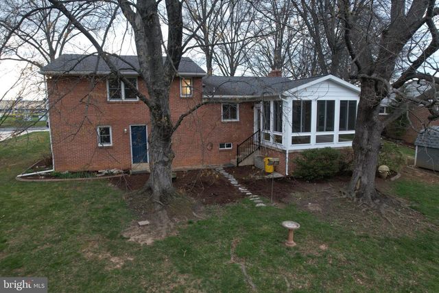 11 W SHORE DR, Camp Hill, PA 17011