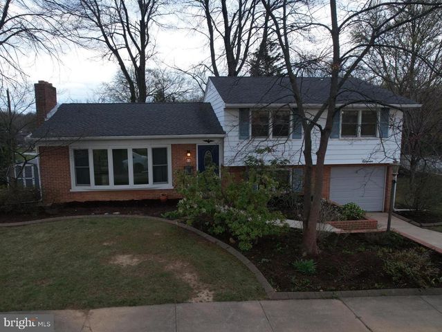 11 W SHORE DR, Camp Hill, PA 17011