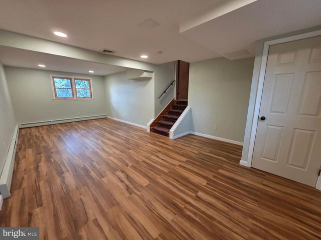 11 W SHORE DR, Camp Hill, PA 17011
