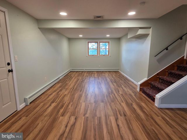 11 W SHORE DR, Camp Hill, PA 17011