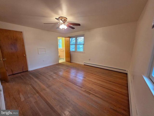 11 W SHORE DR, Camp Hill, PA 17011