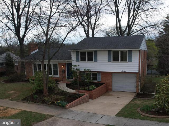 11 W SHORE DR, Camp Hill, PA 17011