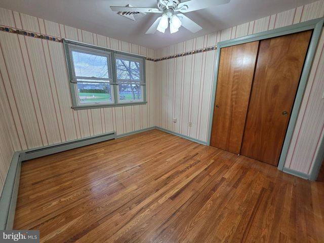 11 W SHORE DR, Camp Hill, PA 17011