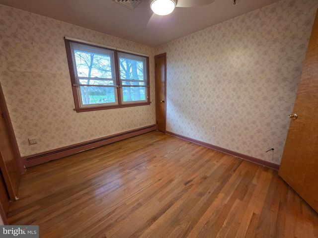11 W SHORE DR, Camp Hill, PA 17011