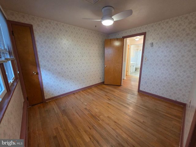 11 W SHORE DR, Camp Hill, PA 17011