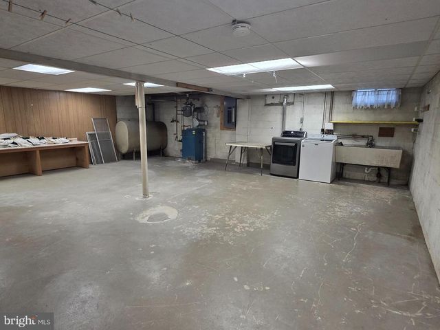 11 W SHORE DR, Camp Hill, PA 17011