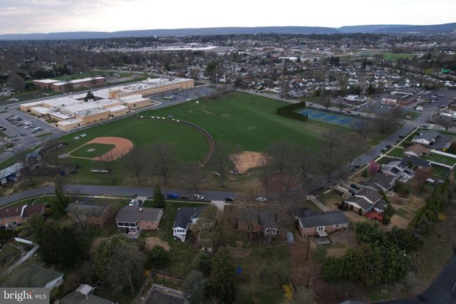 11 W SHORE DR, Camp Hill, PA 17011