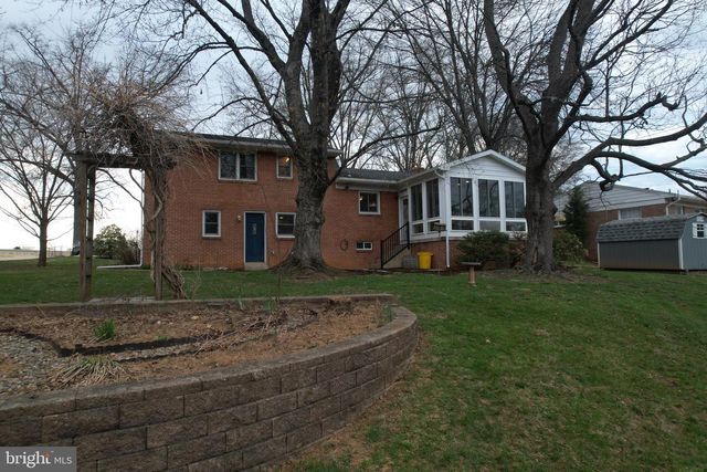 11 W SHORE DR, Camp Hill, PA 17011