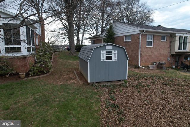 11 W SHORE DR, Camp Hill, PA 17011