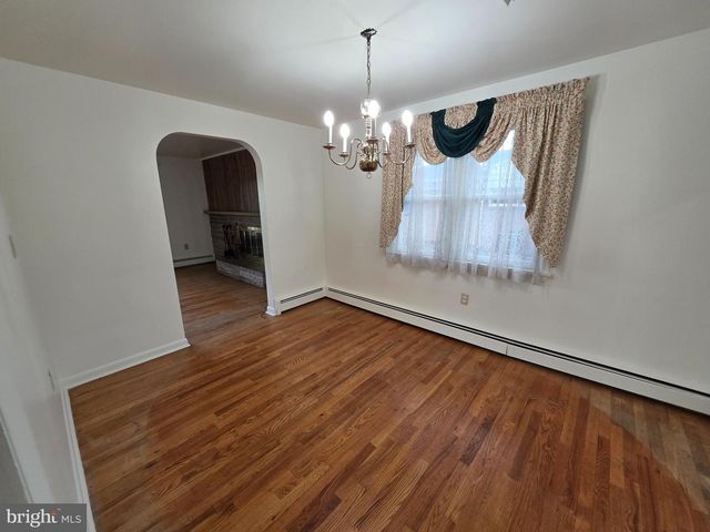 11 W SHORE DR, Camp Hill, PA 17011