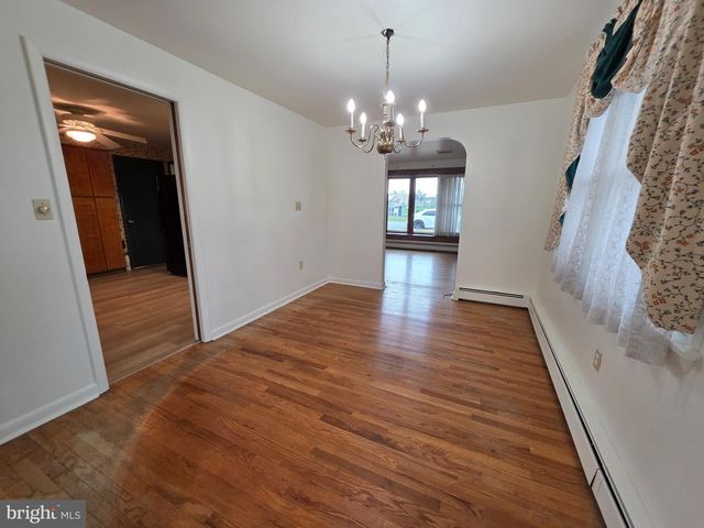 11 W SHORE DR, Camp Hill, PA 17011