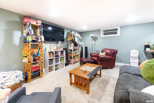351 CHARLOTTE Street, Pekin, IL 61554