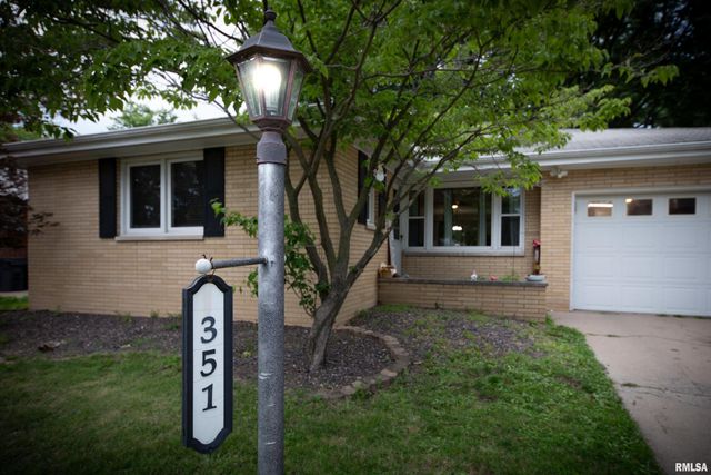 351 CHARLOTTE Street, Pekin, IL 61554