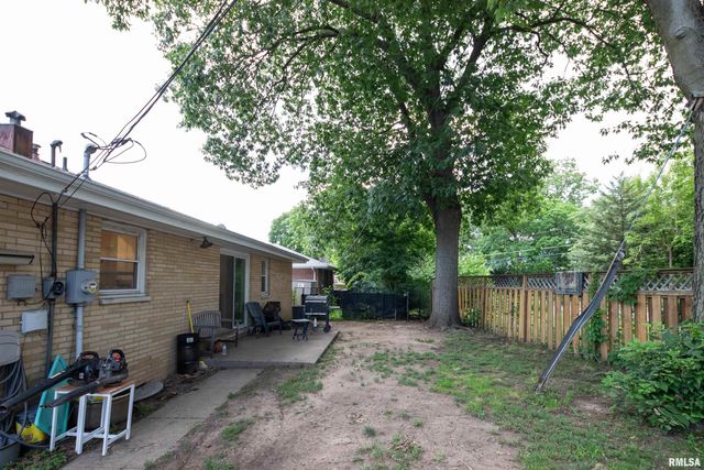 351 CHARLOTTE Street, Pekin, IL 61554