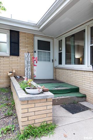 351 CHARLOTTE Street, Pekin, IL 61554