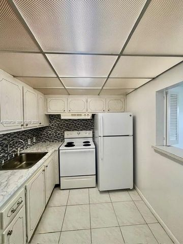 202 Mansfield E, Boca Raton, FL 33434