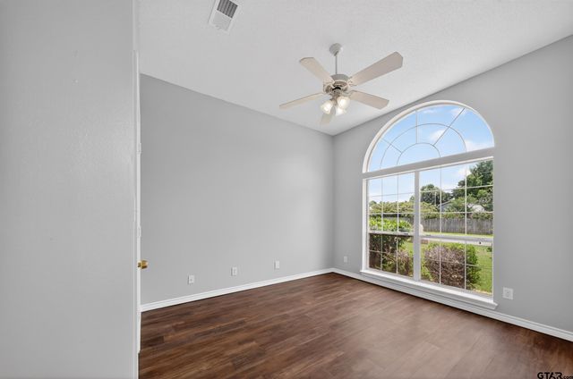 904 Bob White Ln, Whitehouse, TX 75791