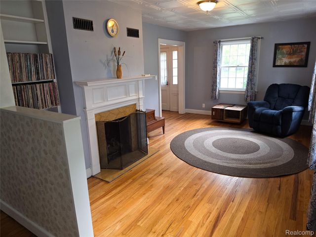 1333 Court Street, Port Huron, MI 48060