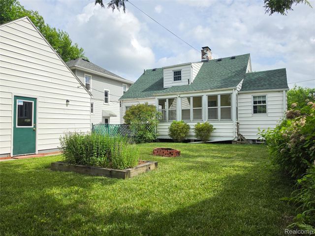 1333 Court Street, Port Huron, MI 48060