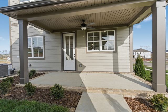 1805 Flatwaters St, Spring Hill, TN 37174