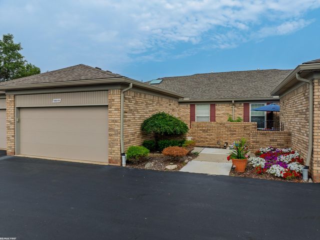 59055 Golden Oak Court, Washington Twp, MI 48094