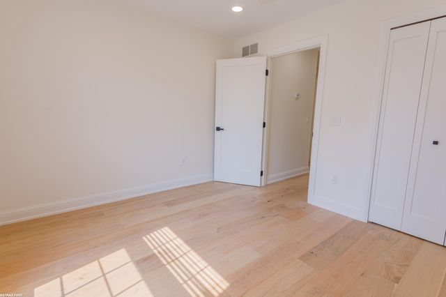 59055 Golden Oak Court, Washington Twp, MI 48094